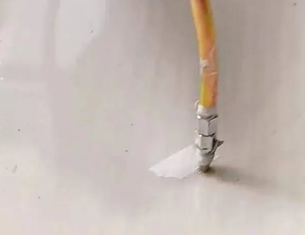 德江瓷砖空鼓维修公司专业解答在瓷砖铺贴过程中，如果使用的砂料过粗（如全部使用了粗砂），可能会导致以下问题